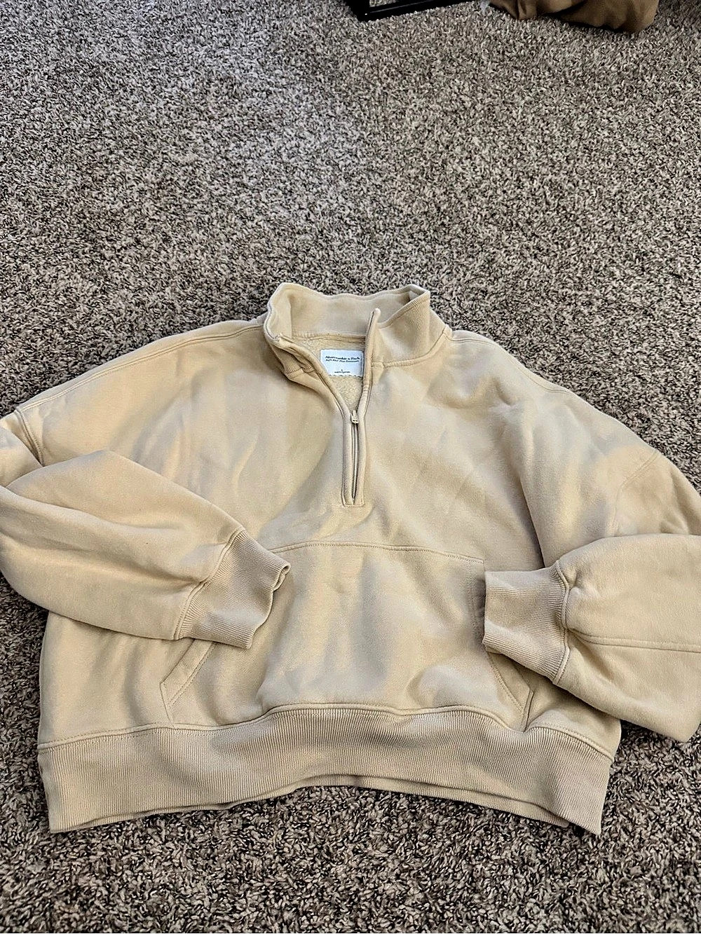 Abercrombie & Fitch Essential Half-Zip Sweatshirt Cream